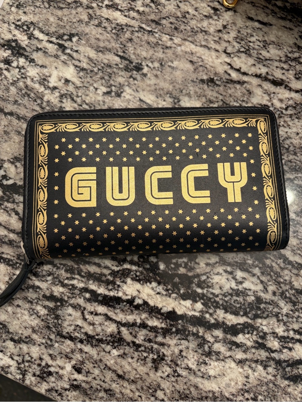 Gucci Black Wallet with Gold 'GUCCY' Logo - Picture 2 of 6